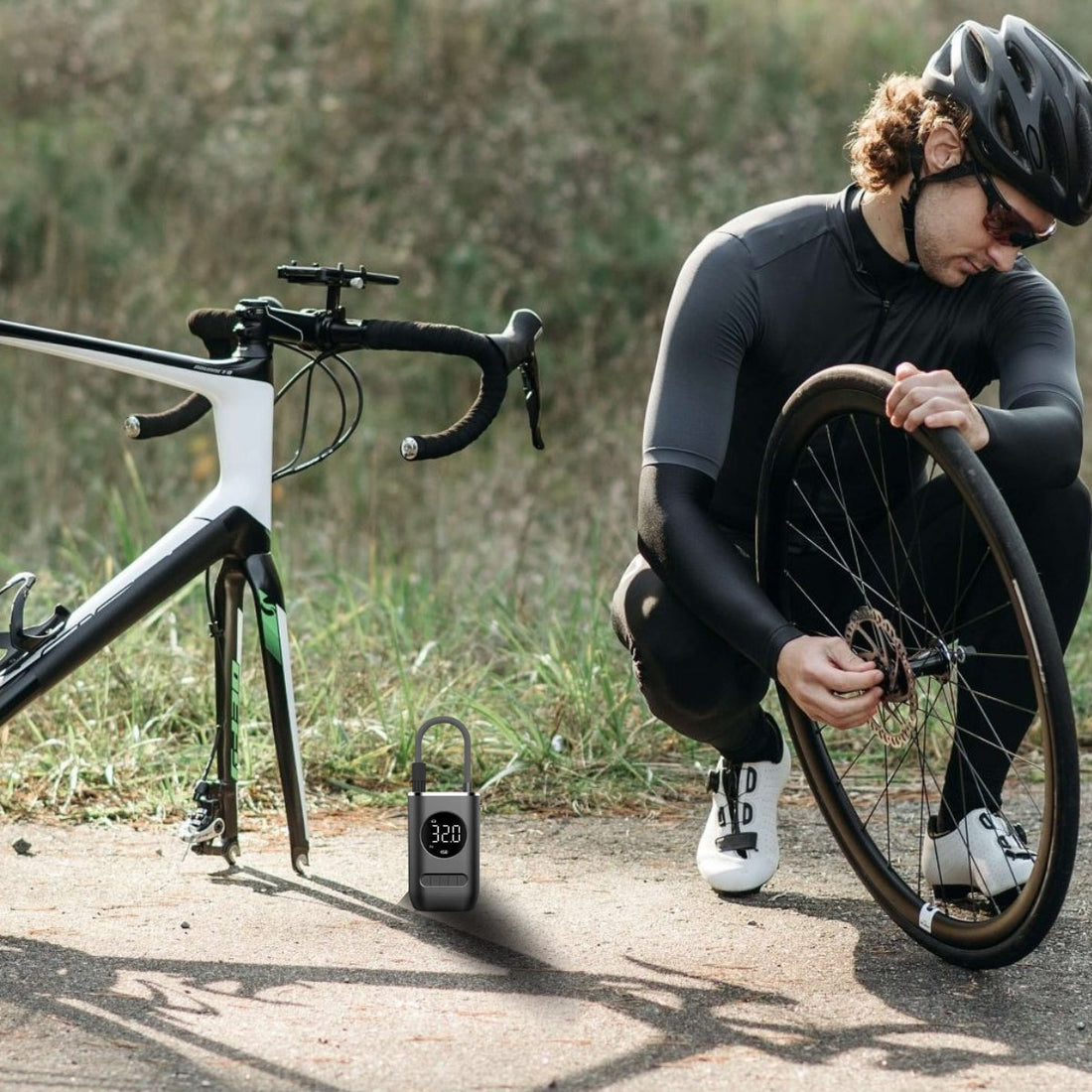 Revoluciona tus salidas en bici con la bomba de aire portátil: ¡El compañero perfecto para cualquier ciclista!
